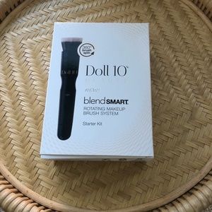 Doll 10 Blend Smart Rotating makeup brush
